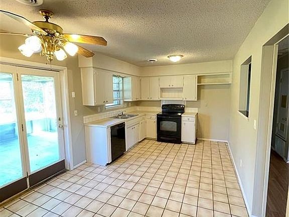 3rd image of 3102 Scott Ln