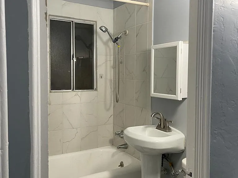 1197 N Ardmore Ave #14Y — Photo 7