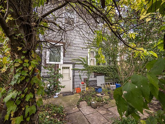 4th image of 4726 N Maplewood Ave