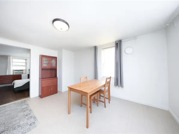 208 Saint Mary's Avenue image 32 of 47