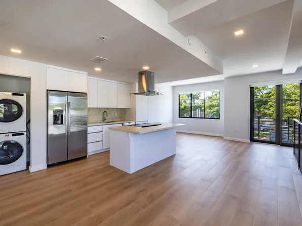 1376 SW 4th St #401, Miami, FL 33135