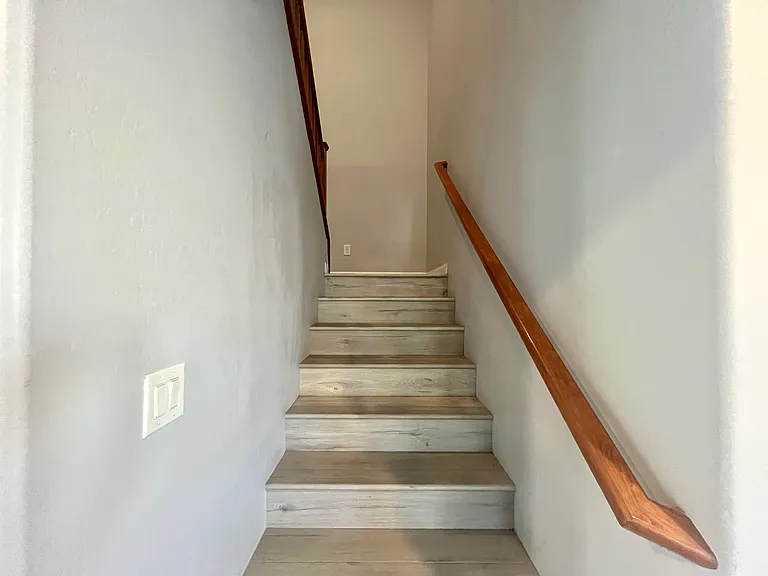 576 Glassford Ct — Photo 23