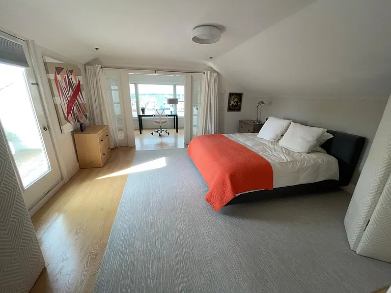 435 Thames St #1 — Photo 17