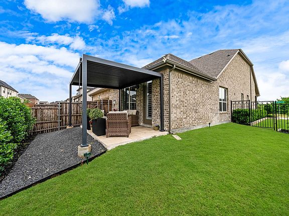 5th image of 11418 Dawn Mist Dr