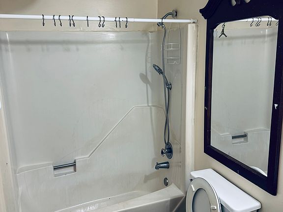 2nd image of 3990 Bradford Ct APT B