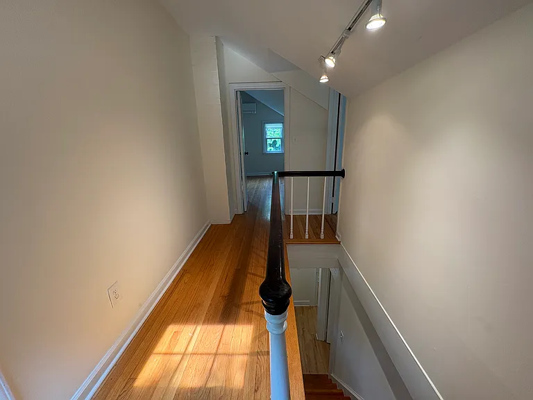 58 Benjamin St — Photo 18