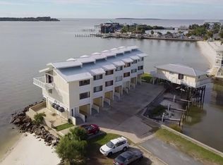 52 2nd St, Cedar Key, FL 32625