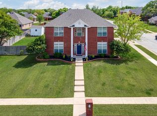 1061 Oak Valley Ct, Keller, TX 76248