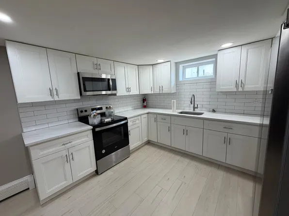 (undisclosed Address), Bay Shore, NY 11706