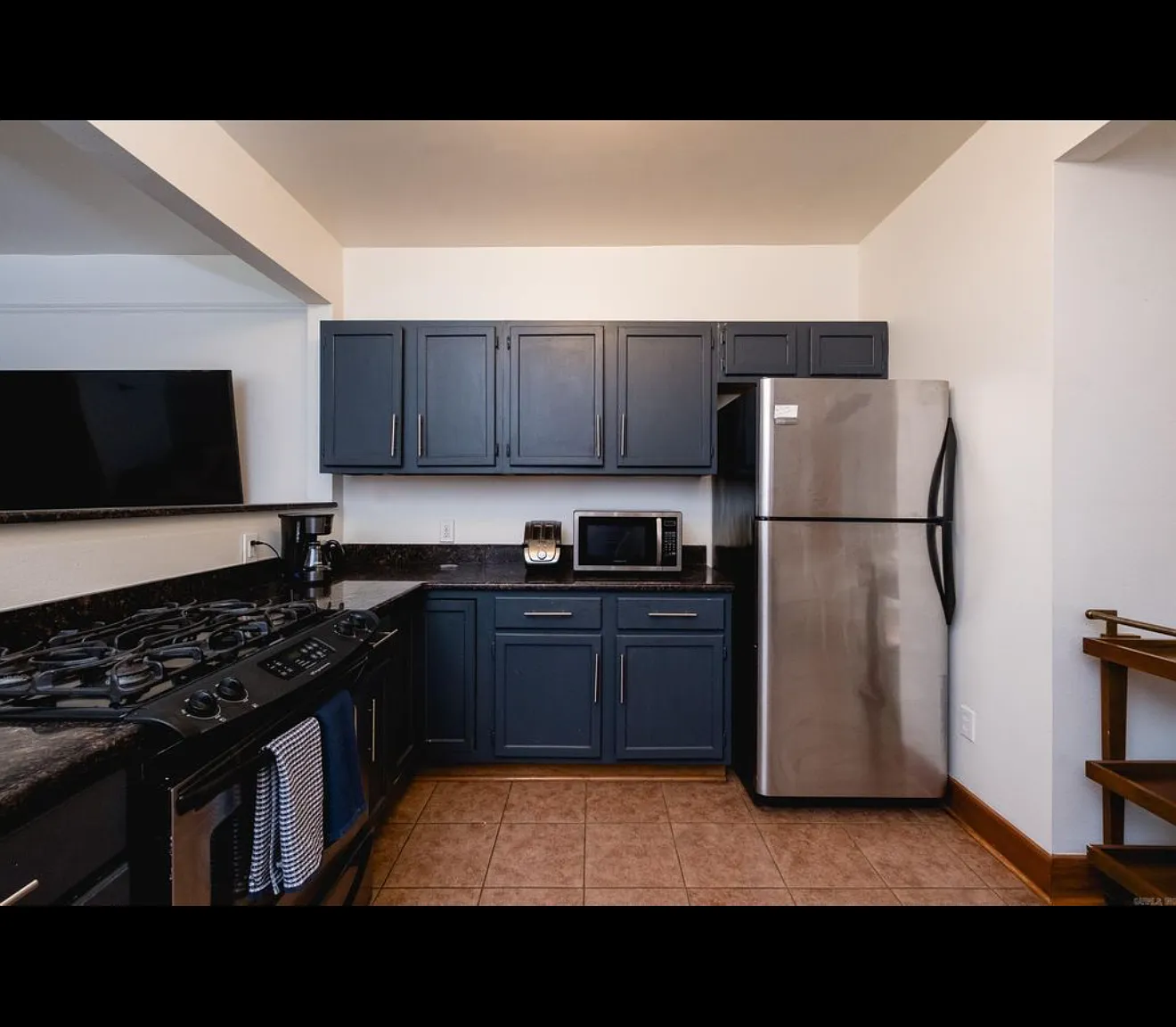 2 bed, 1148 sqft, $1,750 — Photo 2