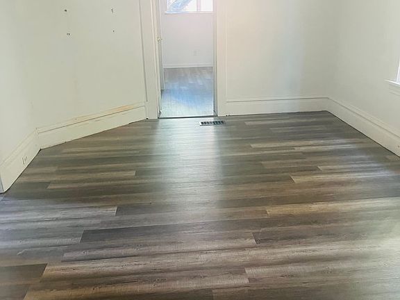 4th image of 420 E Jefferson St APT 1