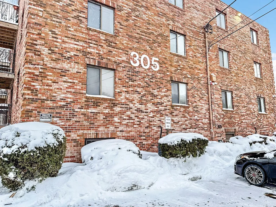305 Riverside Ave #24