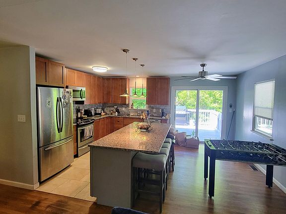 4th image of 2751 McElroy Dr
