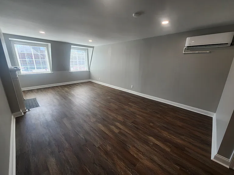 2654 W Broad St #F — Photo 1