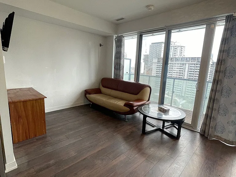 28 Wellesley St E #1203 — Photo 9
