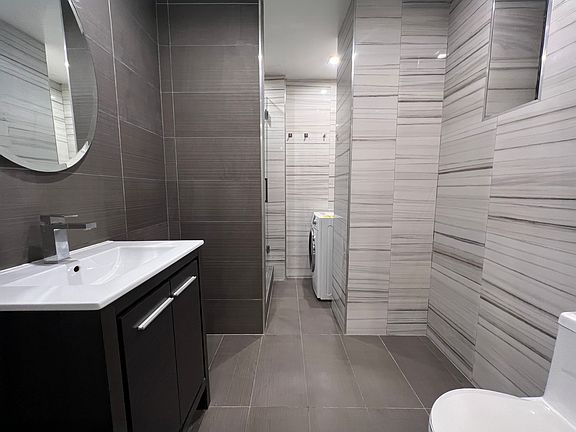 5th image of 139 E 110th St APT 12