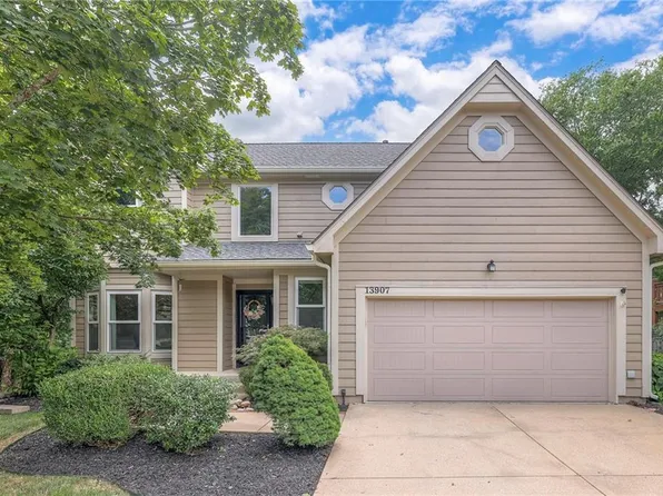 13907 W 71st Pl, Shawnee, KS 66216