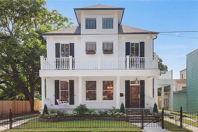1st image of 821 Soniat St