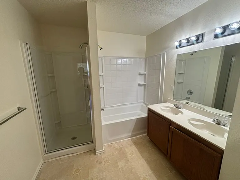 1008 Stone Chapel Way — Photo 14