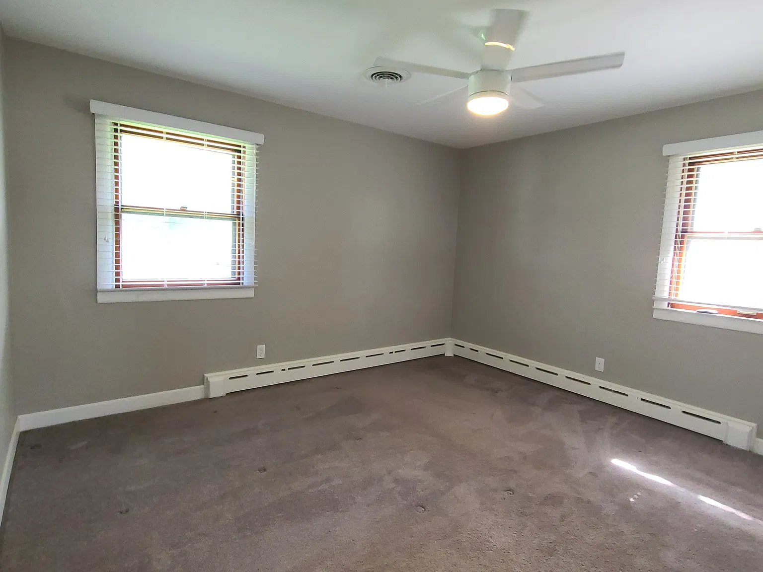 3 bed, 2576 sqft, $3,000 — Photo 3