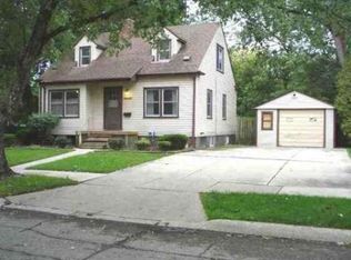 22821 Cyman Ave, Warren, MI 48091