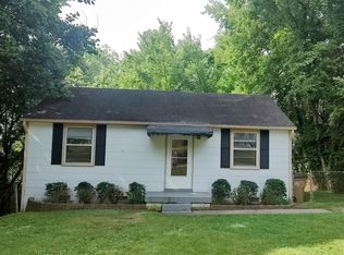 215 Stirton Rd, Nashville, TN 37210