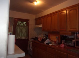 8052 164th St, Jamaica, NY 11432