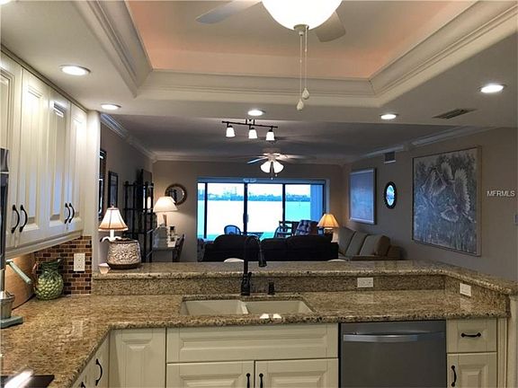 4th image of 868 Bayway Blvd APT 106