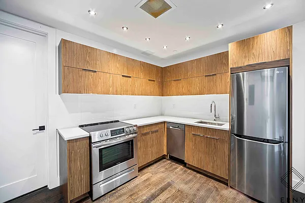 Rented by ERNY LLC | media 4