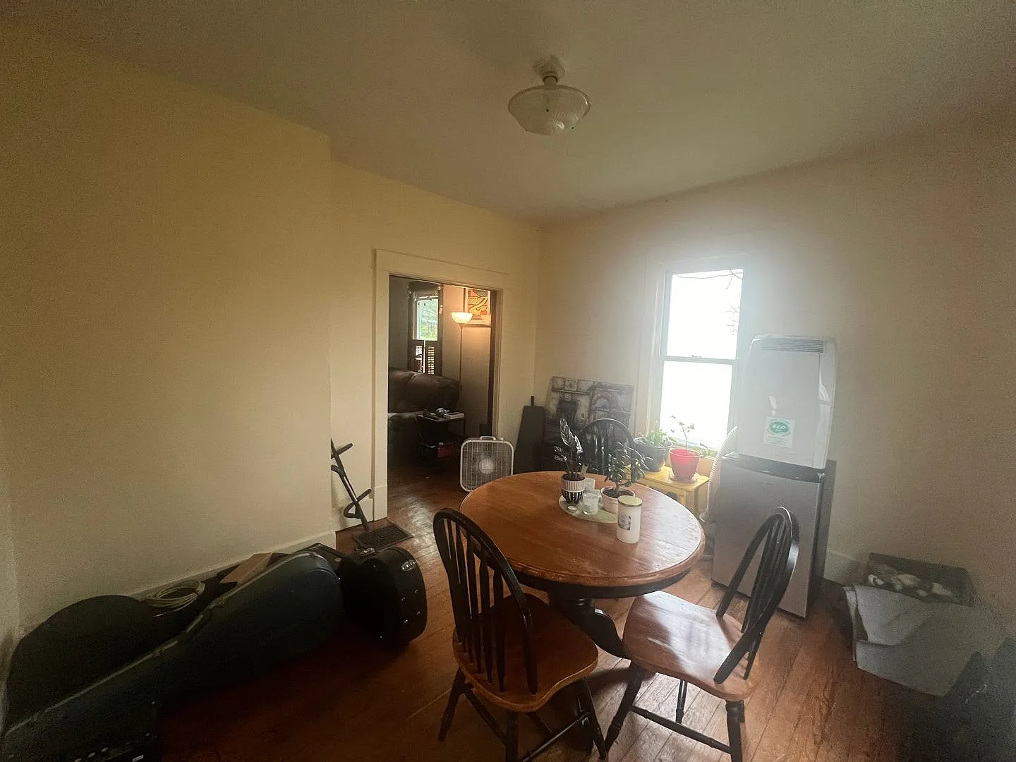 307 Raymond- College Rental — Photo 4