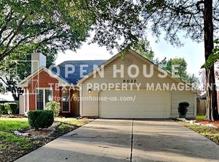 8022 Pine Falls Dr, Houston, TX 77095