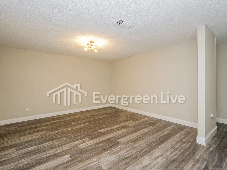 916 Gettysburg Pl — Photo 8