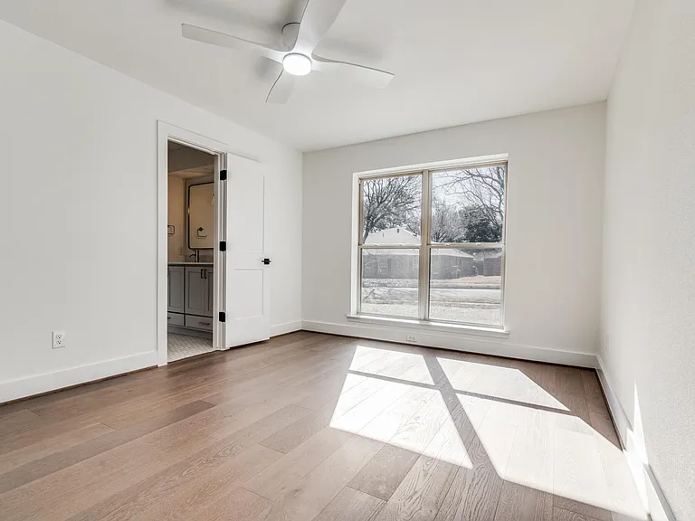 9035 Dunmore Dr — Photo 5
