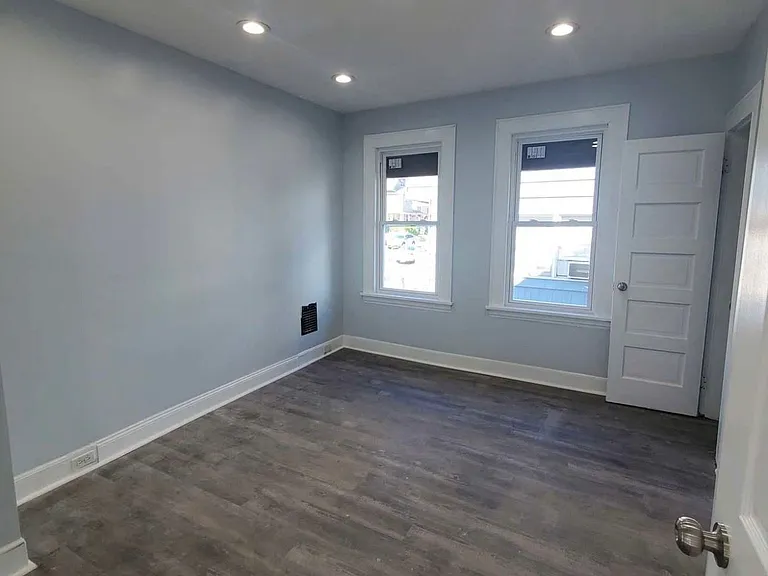 100-102 Horace St #1 — Photo 5