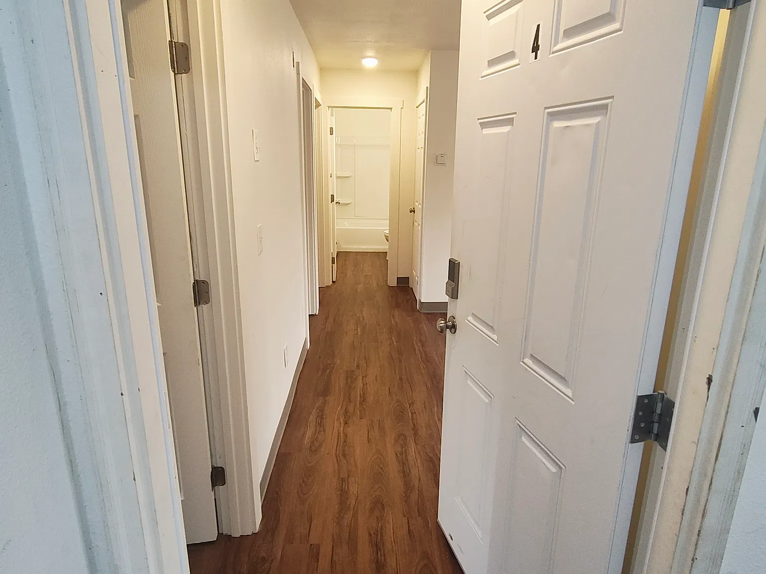 3 bed, 1026 sqft, $2,100 — Photo 3