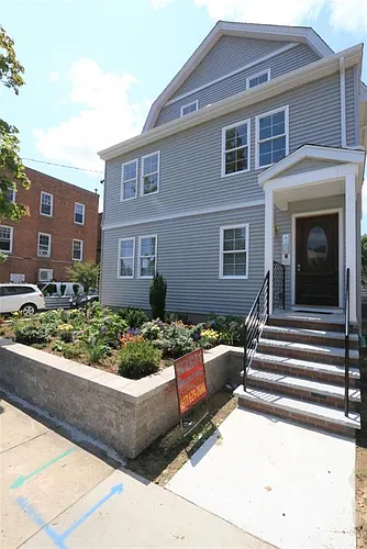 220 Massachusetts Ave Photo 1