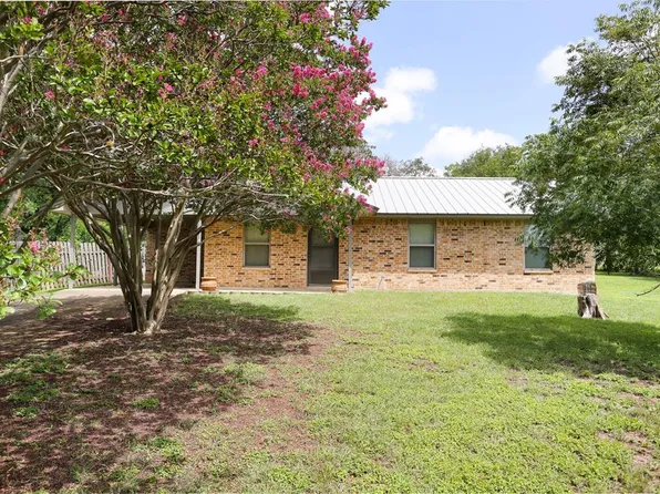 182 Forest Cir, Kerrville, TX 78028