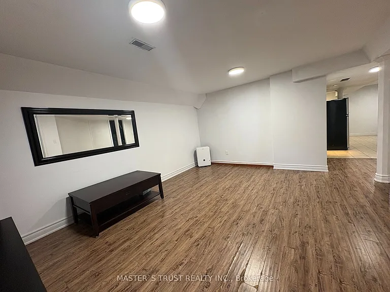 37 Levellands Cres — Photo 8