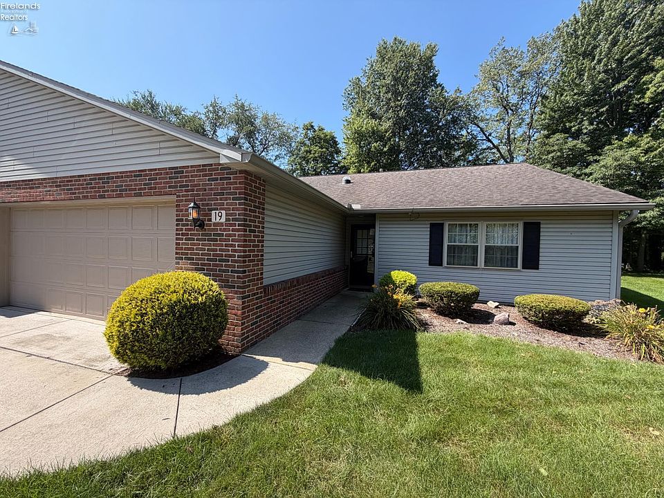 1st image of 19 Ridgewood Dr