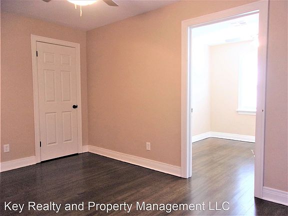 3rd image of 1718 N Indiana Ave APT 2