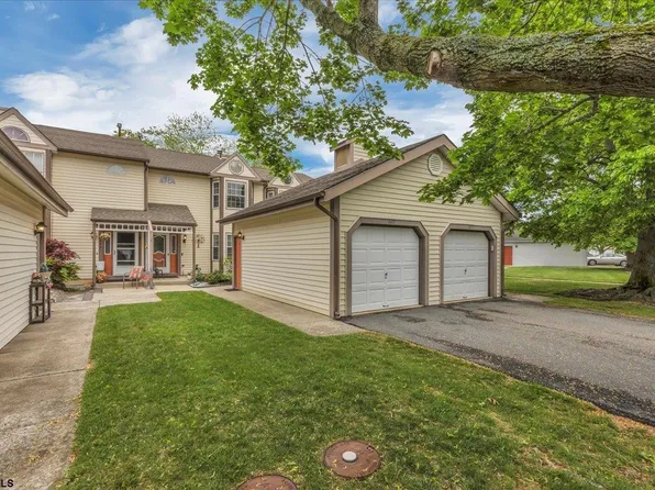 669 E Lake Front Cir #669, Absecon, NJ 08205