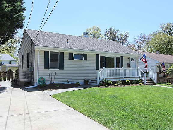 2nd image of 1403 Langbrook Pl