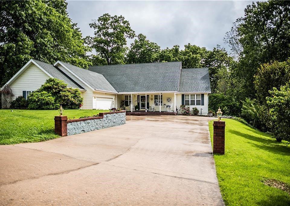 1st image of 3 Carroll Cir