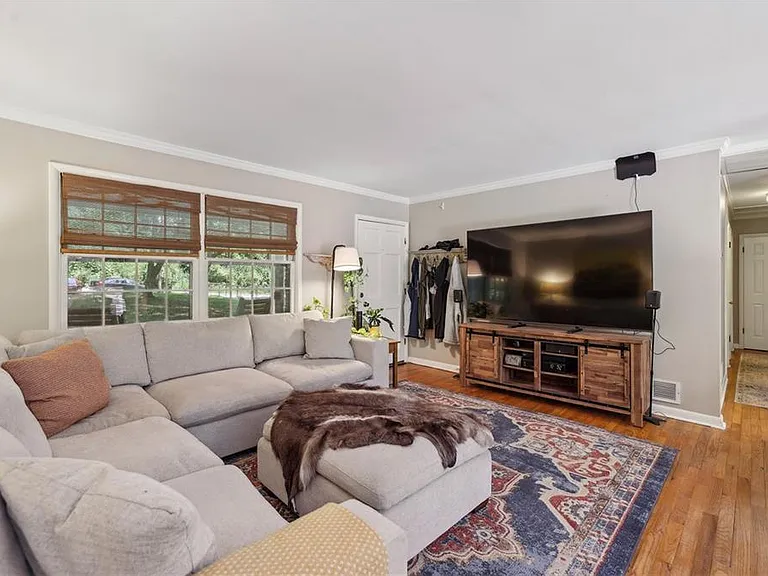 2172 Jonathon Ln NE — Photo 4