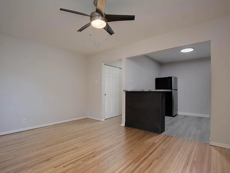 3217 Russell Blvd #6 — Photo 3