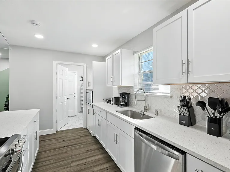 1231 Springbrook Cir — Photo 15