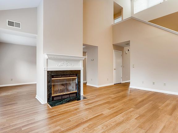 5th image of 4850 Mockingbird Ln