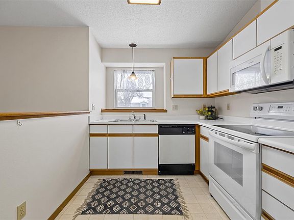 4th image of 665 Jules Ct