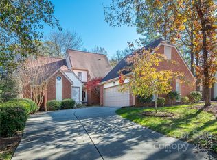 5215 Rustlewood Ln, Charlotte, NC 28226