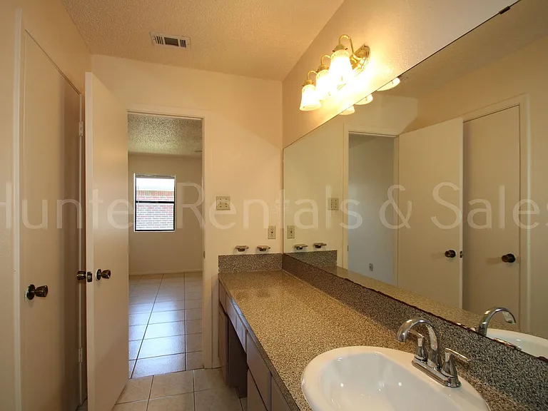 2804 Derby Dr — Photo 14